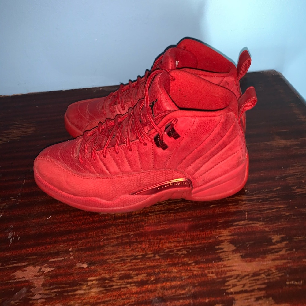 Jordan 12 gym red